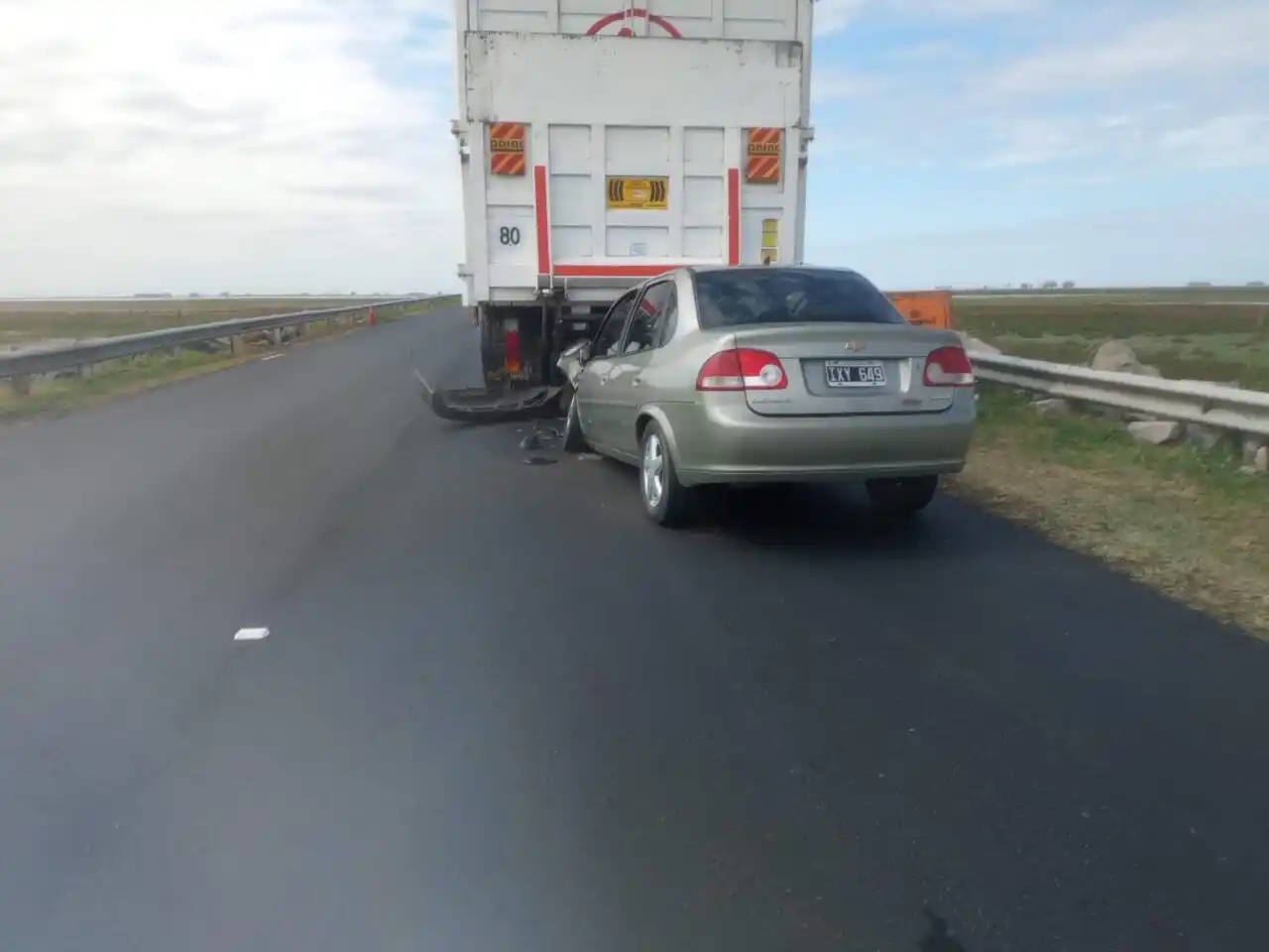 Aarón Castellanos: accidente entre camión y auto sobre ruta 7