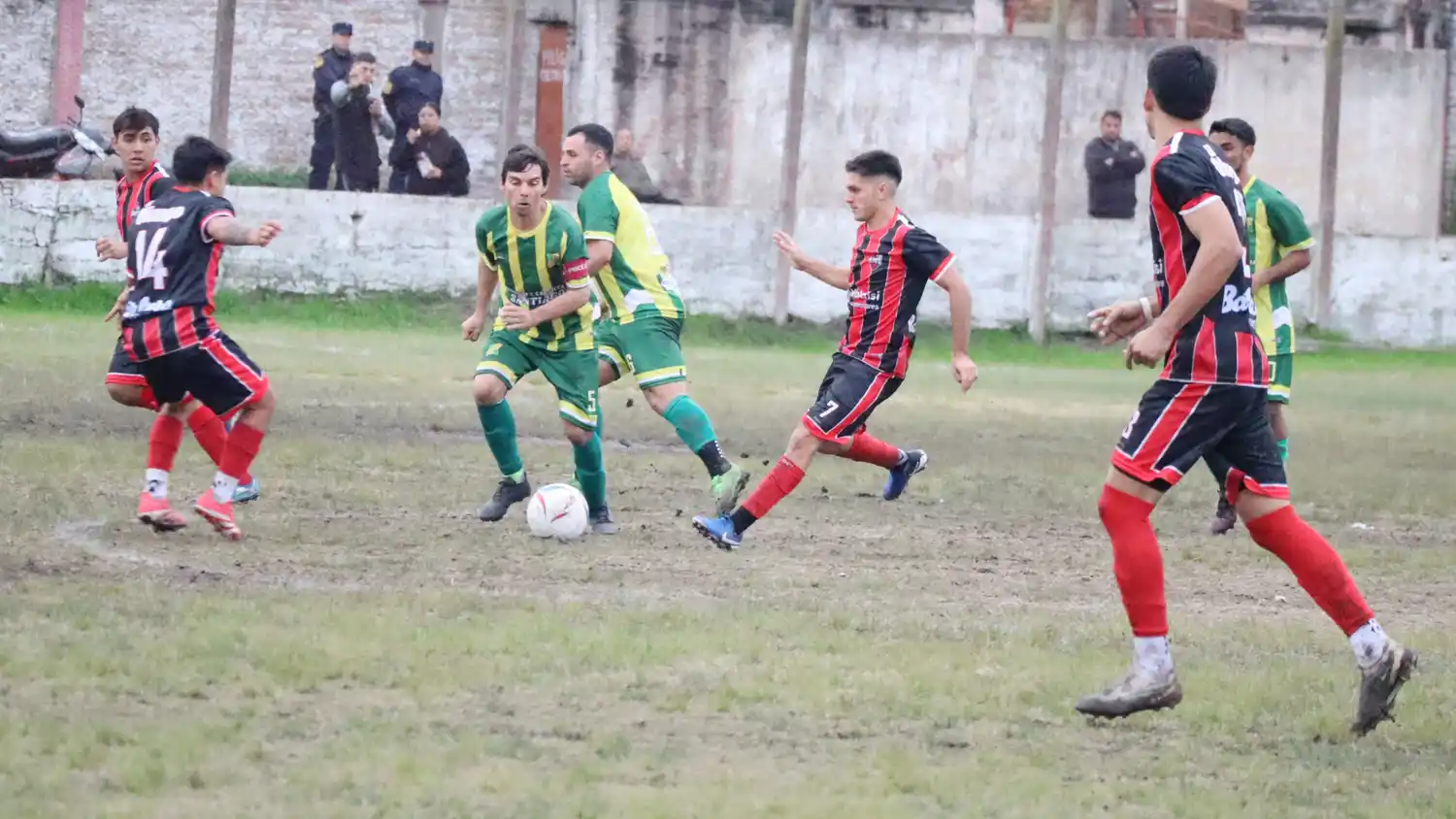 Triunfos de Victoria y Comunicaciones en la continuidad del fútbol