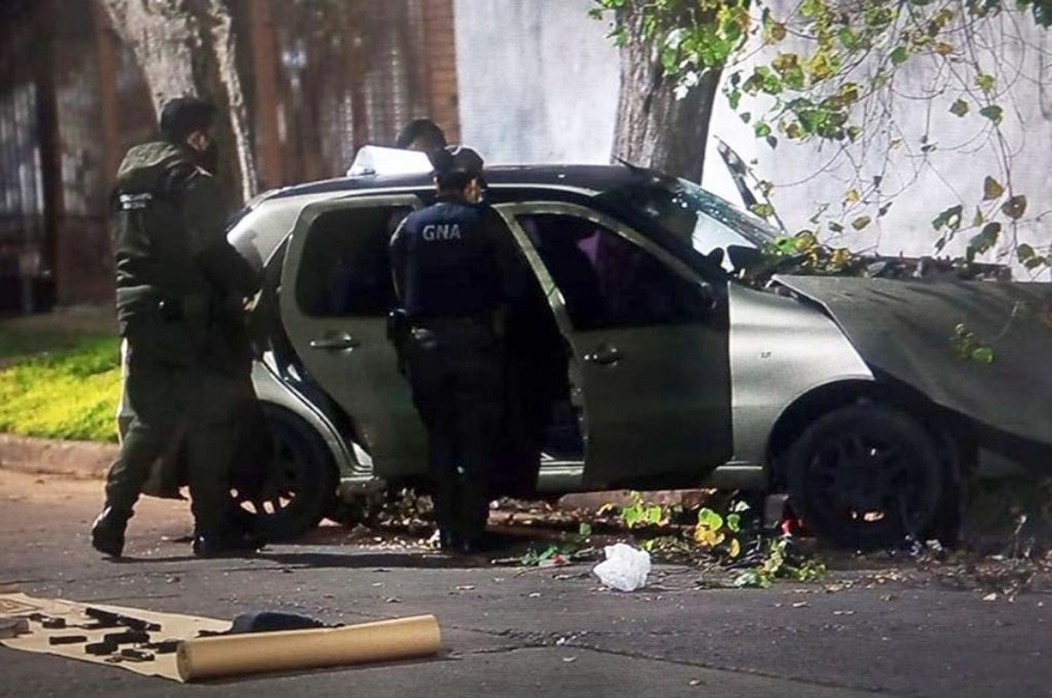 Un policía mató a un delincuente e hirió a otro cuando intentaron robarle