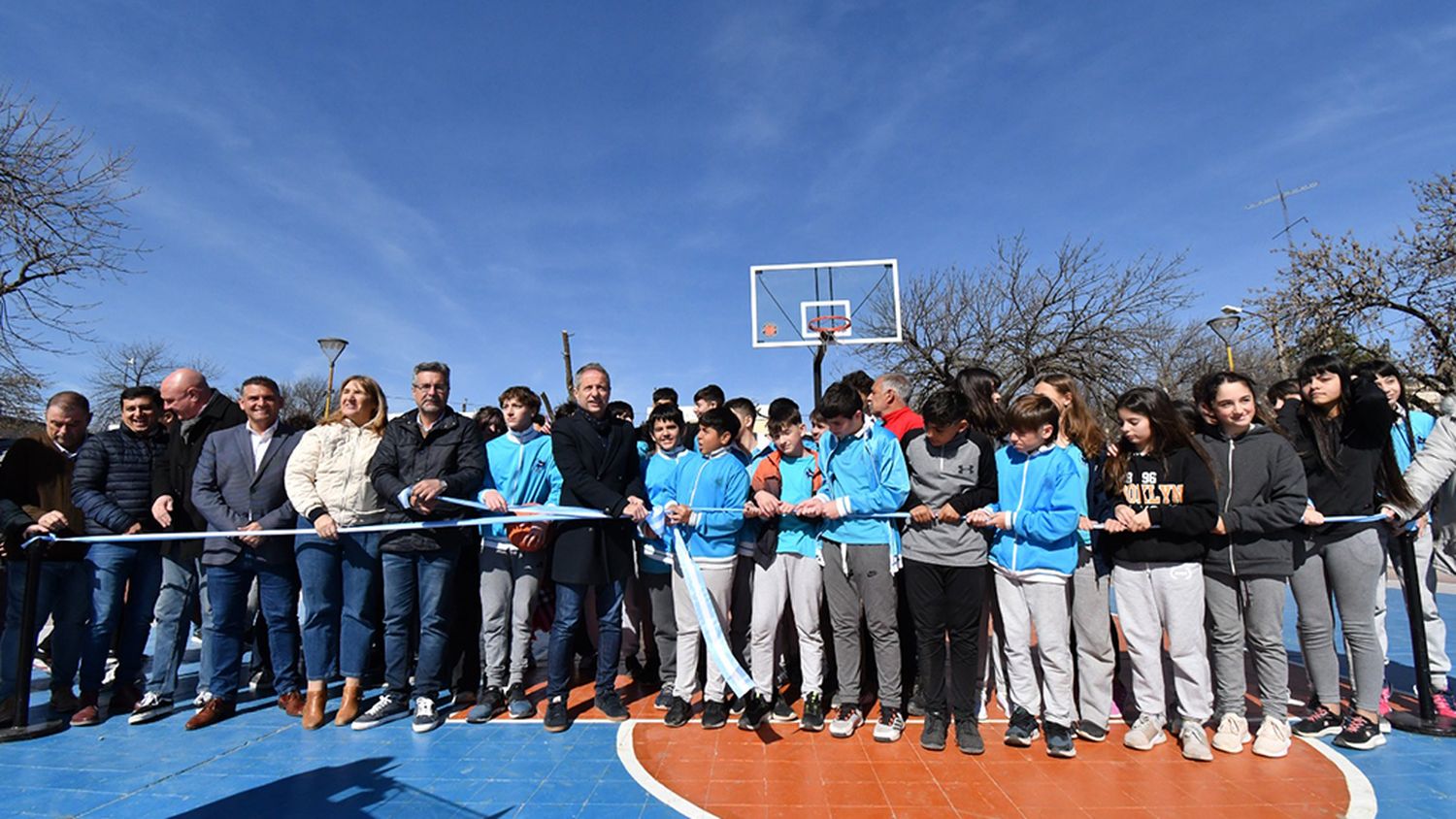 Se trata de la séptima cancha que se inaugura en el marco del programa municipal “El básquet en tu barrio, jugá con amigos