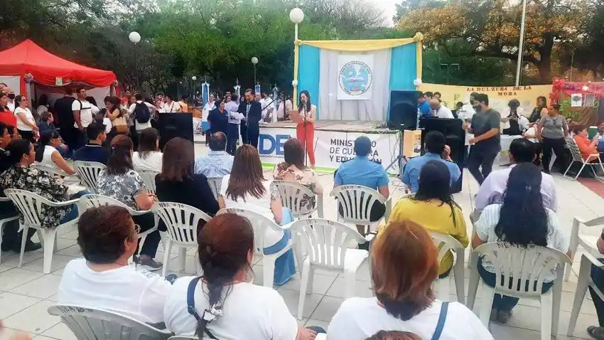 Se realizó una muestra de Educación 
Permanente en el Día de la Alfabetización