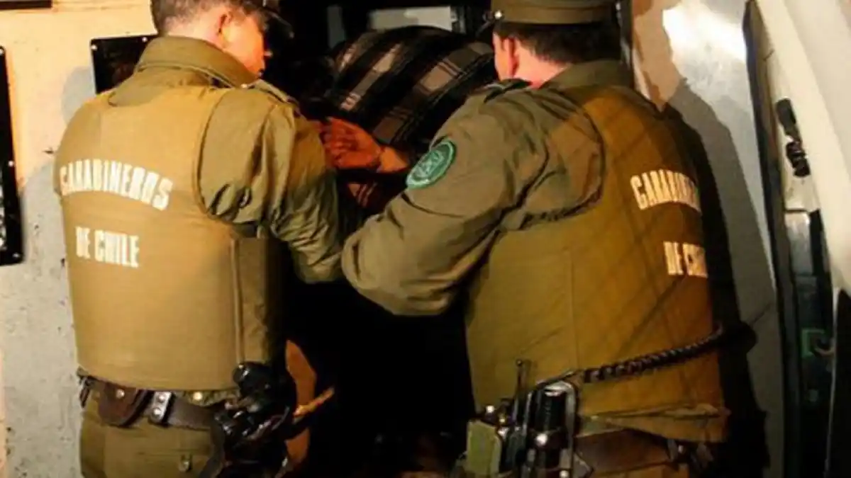 DETENIDO UN MIGRANTE VENEZOLANO con ketanima adherida a su cuerpo en Chile