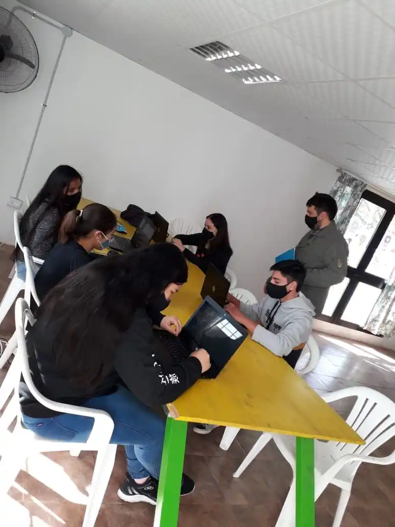 Puerto Ruiz: Curso Word para estudiantes