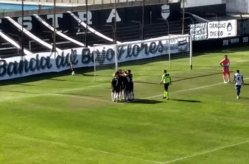 Alvarado no pudo con Riestra