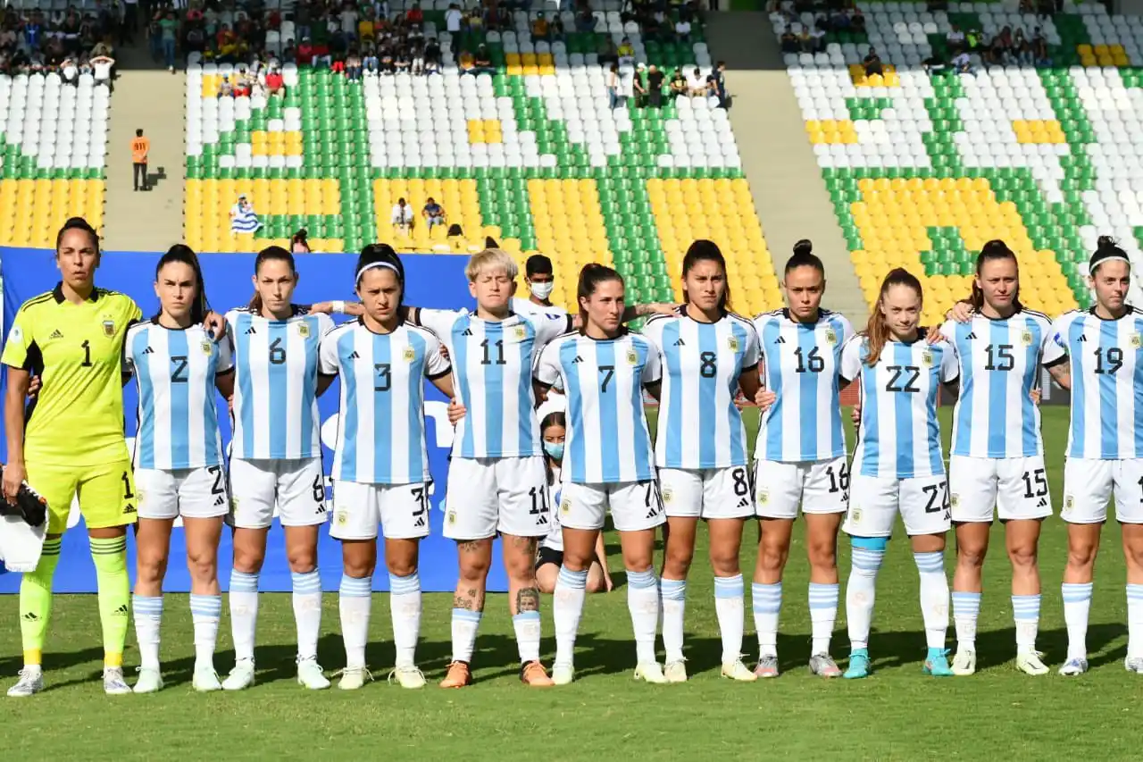 La selección argentina, con Barroso (2) y Núñez (7).