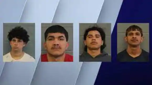 ACUSAN A 4 MIGRANTES venezolanos por asaltar y estrangular a un hombre en Chicago