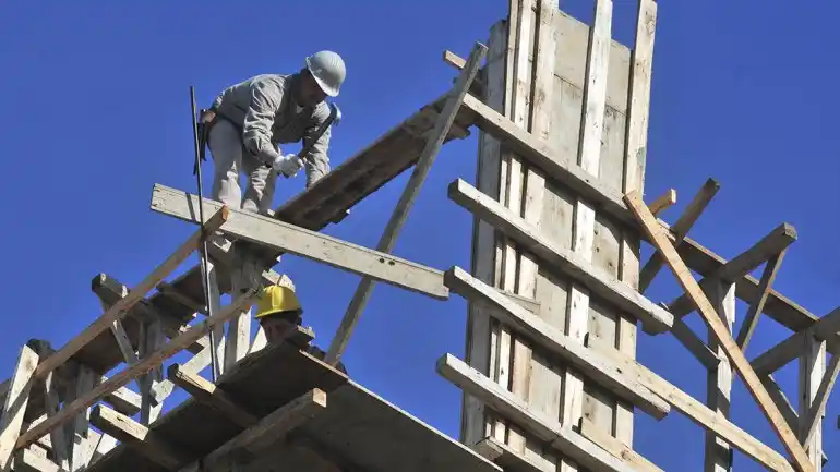 La construcción se desplomó en julio: Cayó 23,1%