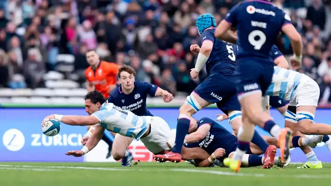 El try de Rodrigo Isgró para Los Pumas, a los 42m. Fotos: prensa UAR (Gaspafotos).