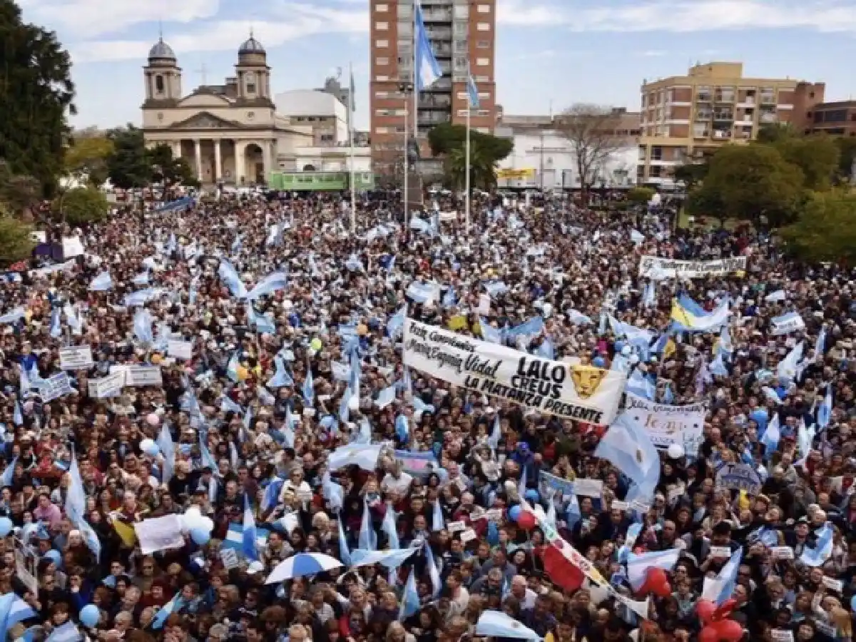 Masiva movilización en apoyo a Vidal en su cumpleaños