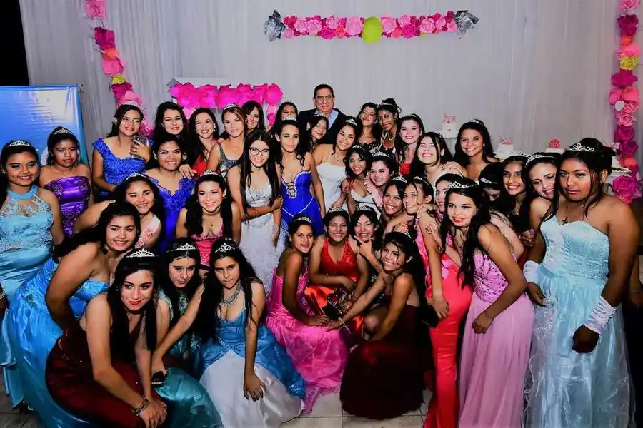 Se realizó la primera reunión organizativa del gran evento Tus 15 años