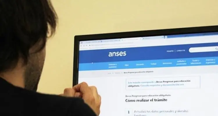 Coronavirus: Qué dijo Anses sobre el Ingreso Familiar de Emergencia de 10.000 pesos