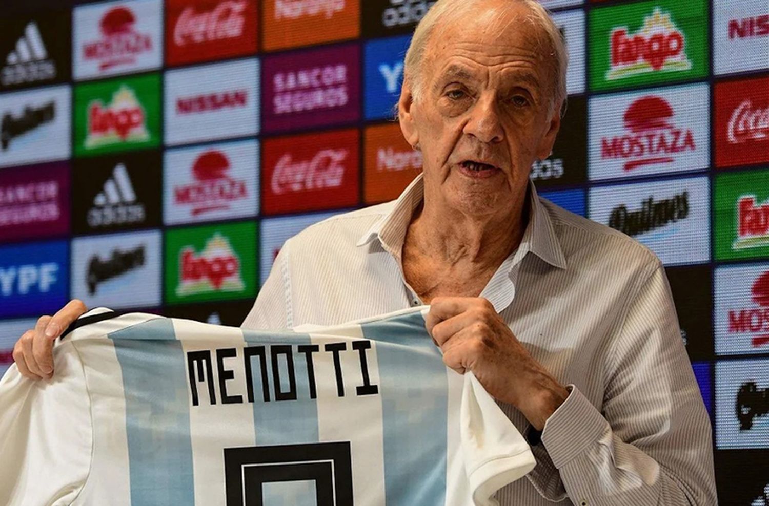 Menotti: “Tengo que ver con el proyecto, pero todo esto es mérito del cuerpo técnico”