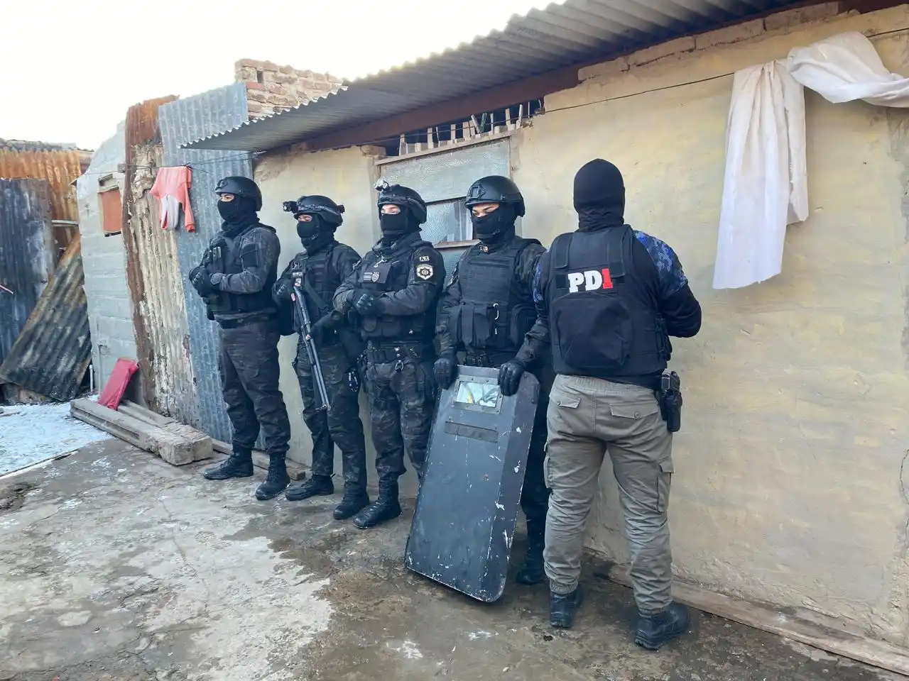 Allanamiento en calle Remedios de Escalada.