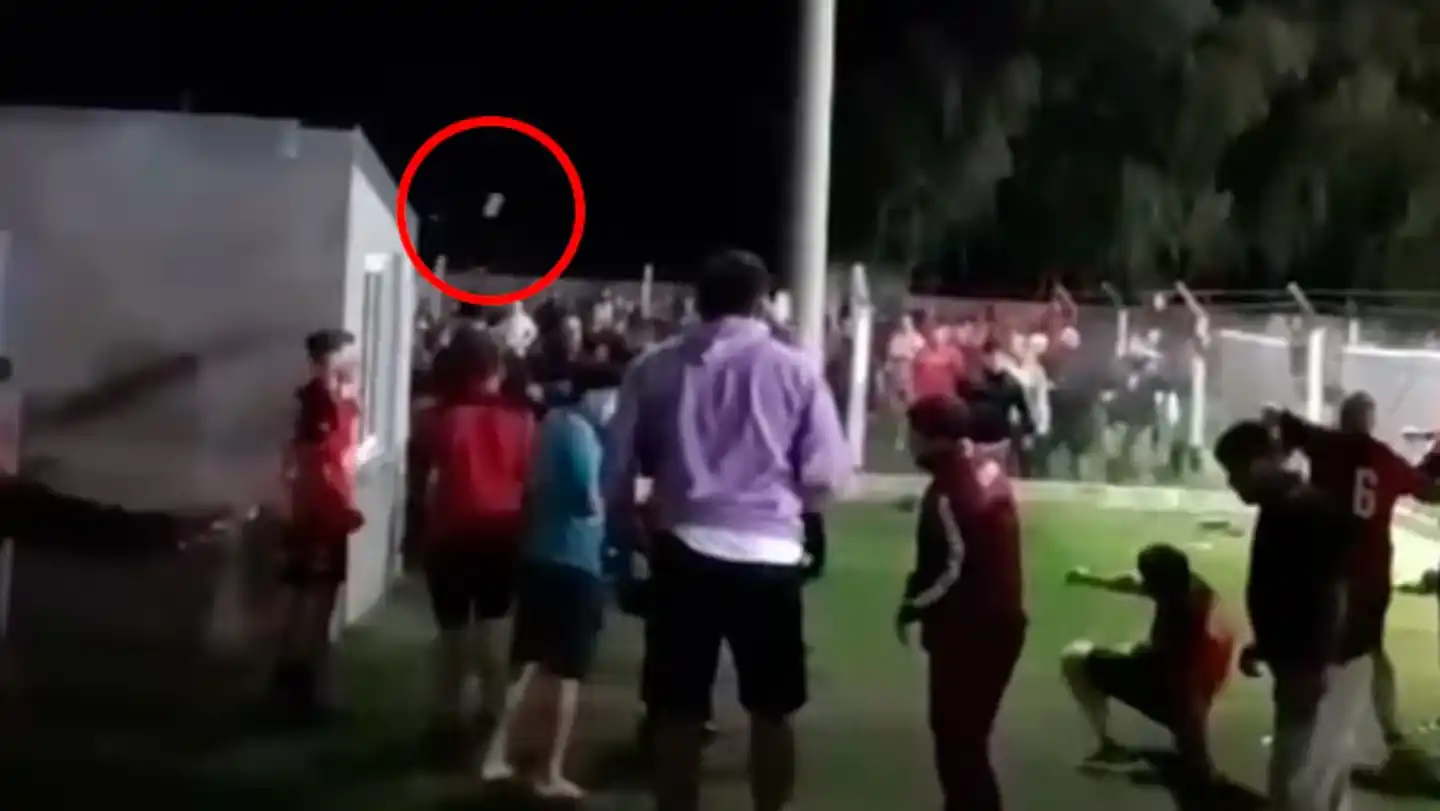 El oficial Julio César Ribotta, recibió un fuerte impacto y sufrió graves lesiones.