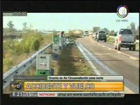Accidente y vuelco en Circunvalación