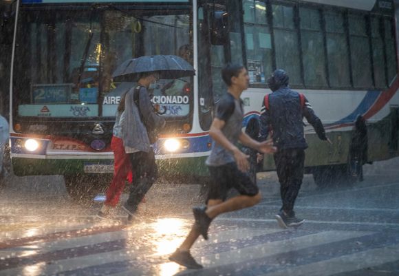 Alerta amarilla por tormentas fuertes en el AMBA: ¿Cuándo mejora el clima?