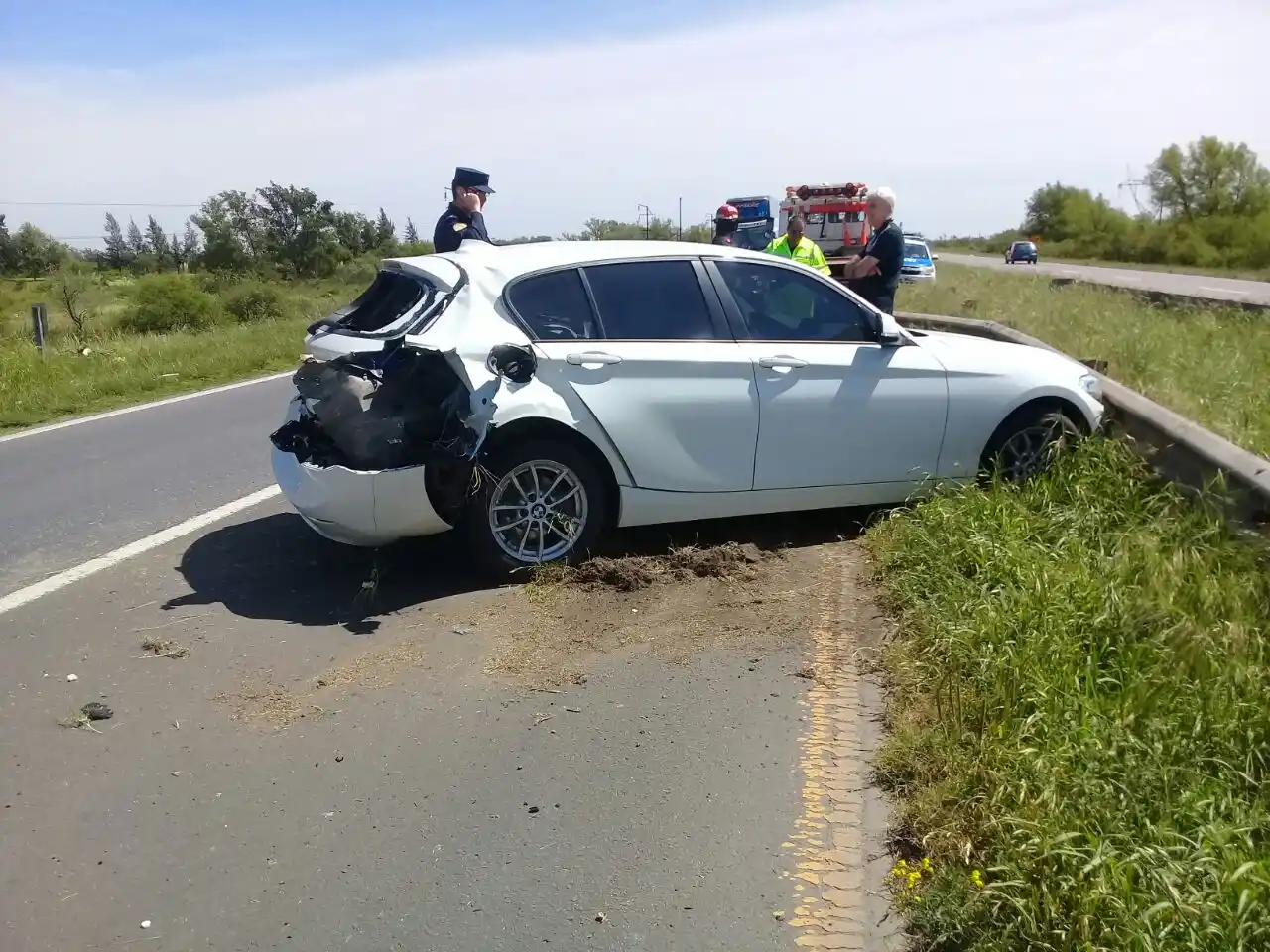 Impresionante choque en la Ruta 12: el guardarrail atravesó el auto a la mitad
