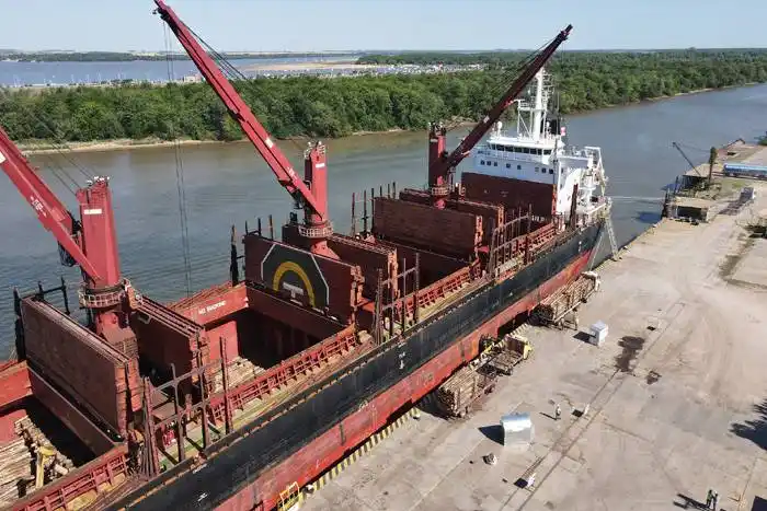 Los puertos entrerrianos ya  suman más de un millón y medio  de toneladas exportadas