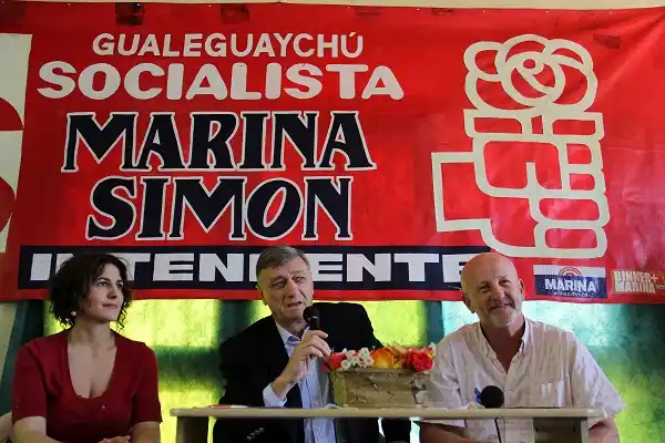 Hermes Binner dio una conferencia de prensa junto a sus candidatos locales 