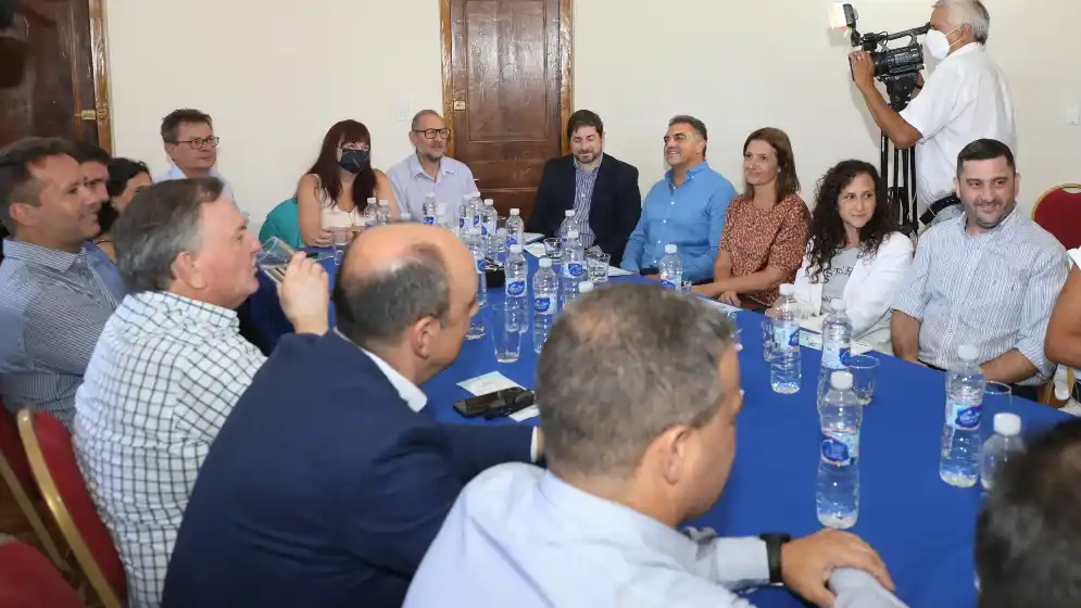 Analizan la posible fecha para elegir gobernador: sería entre el 27 de agosto y el 10 de septiembre