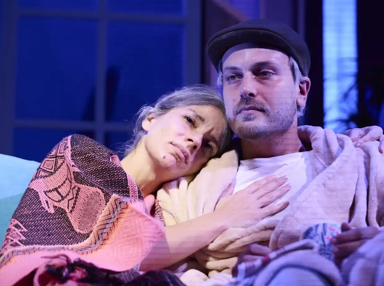 Gimena Accardi y Andrés Gil protagonizan "En otras palabras",