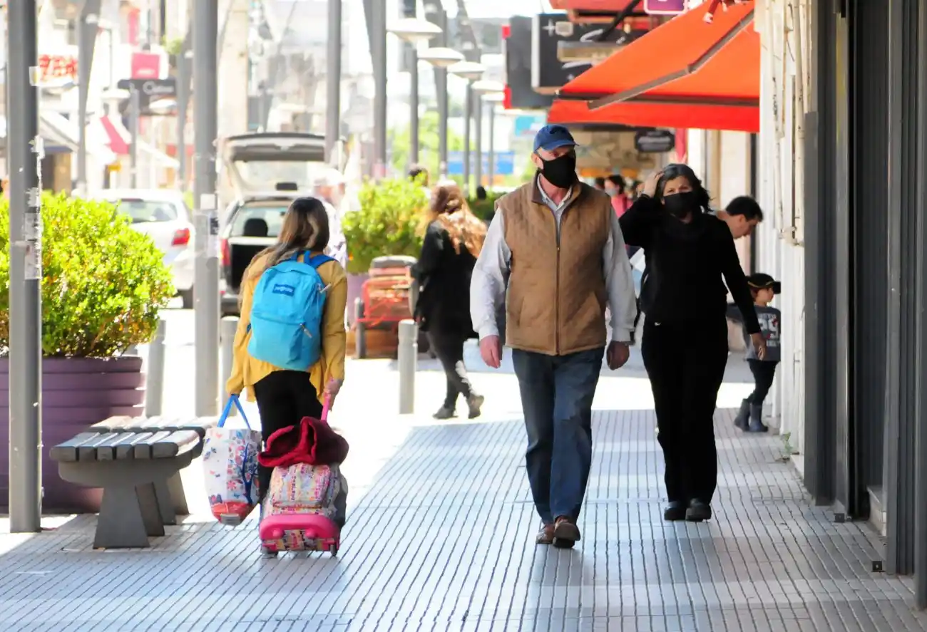 El Municipio anunció nuevas restricciones y límites a la circulación a partir de las 18 