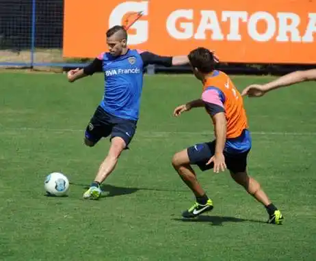 Finalmente Gago estará el domingo, pero en el banco de suplentes
