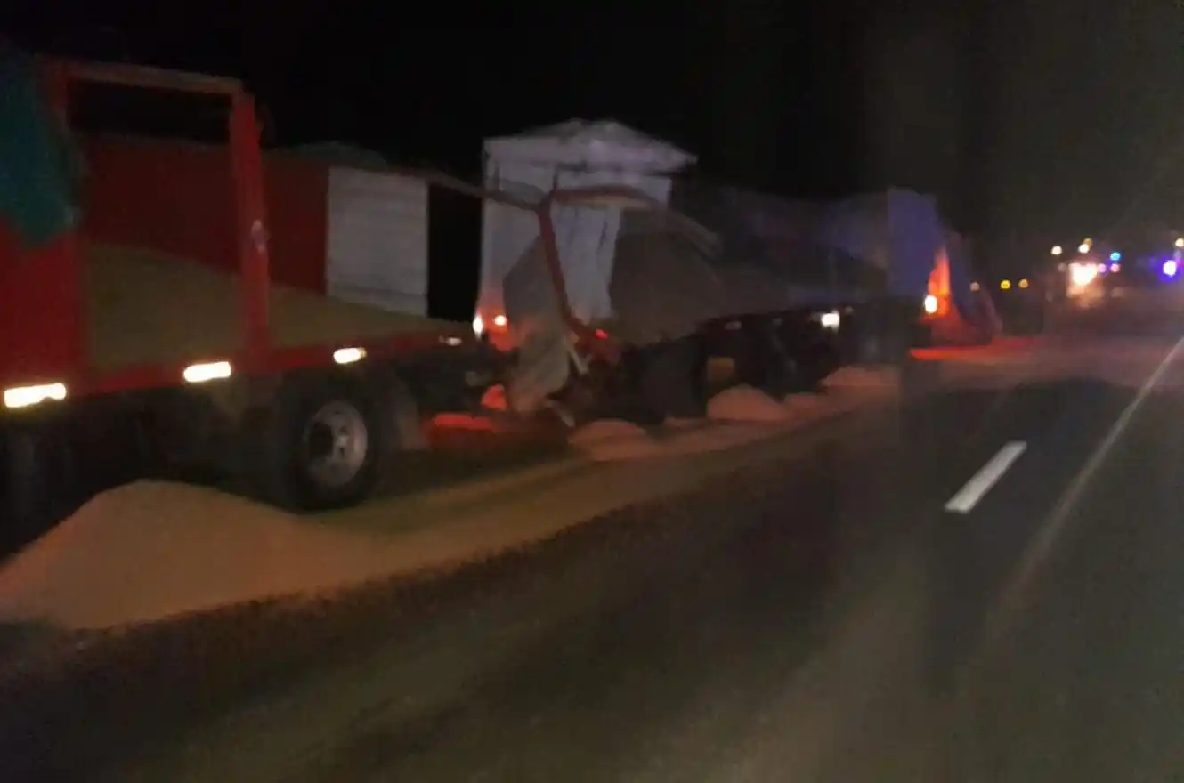 Múltiple choque de camiones en la ruta 12