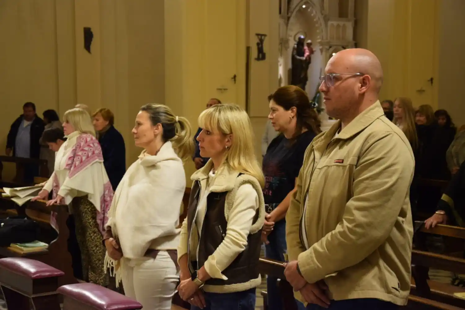 Entre la fe y la despedida: Gentile participó de la misa por el Papa Francisco en Nueve de Julio