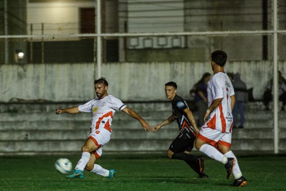 Una goleada, una sorpresa y una victoria por la mínima
