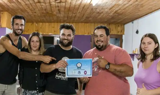 Se desarrolló el primer torneo de metegol por parejas