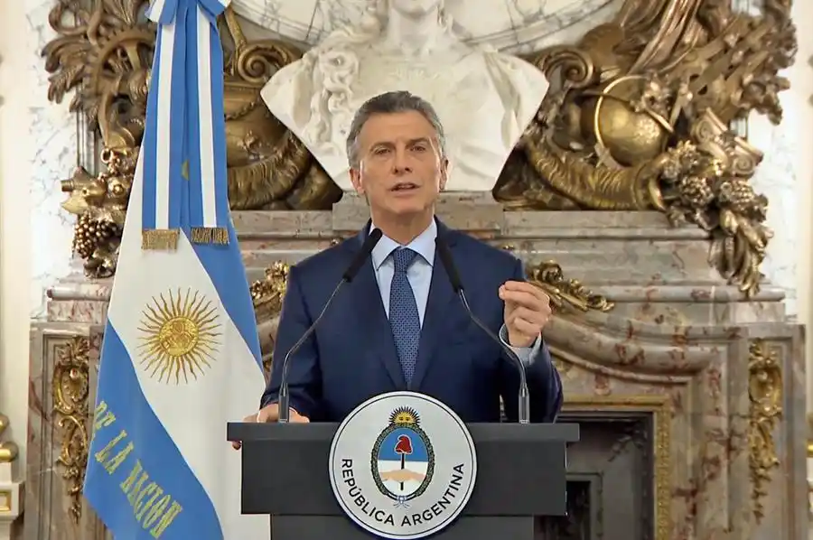 Macri anunció más impuestos a la exportación y reducción de los Ministerios