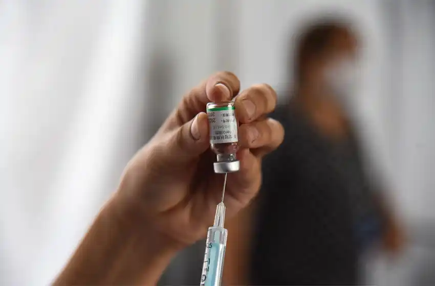 Vacunación en Santa Fe: «Casi el 50% de los inscriptos tiene esquema completo»