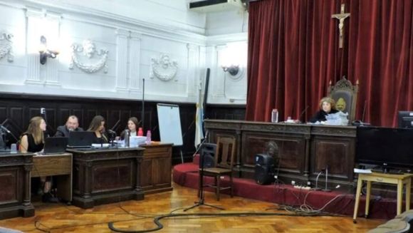 “La Casa del Horror”: piden penas de 50 y 30 años de prisión para padre y padrino por abusar de dos niñas en Punta Alta