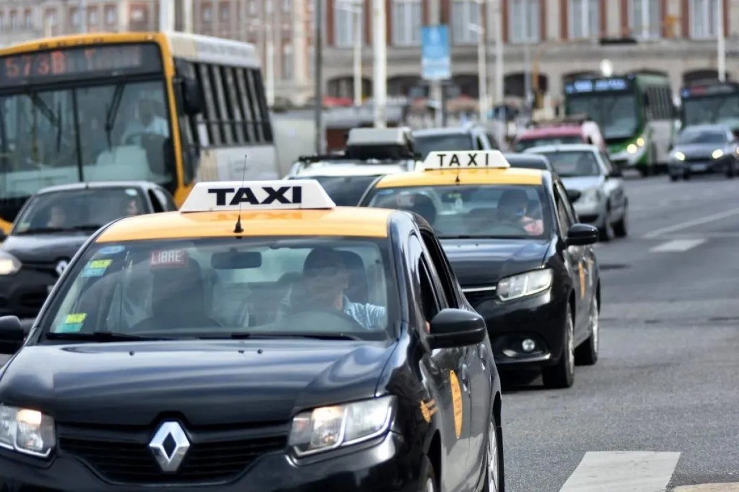 Taxistas y Remiseros de Mar del Plata vuelven a pedir un incremento