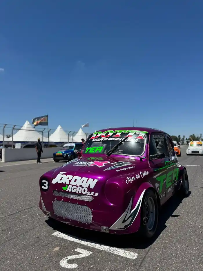 Balearon el auto de Car Show en plena carrera | Dante Dotti - 2