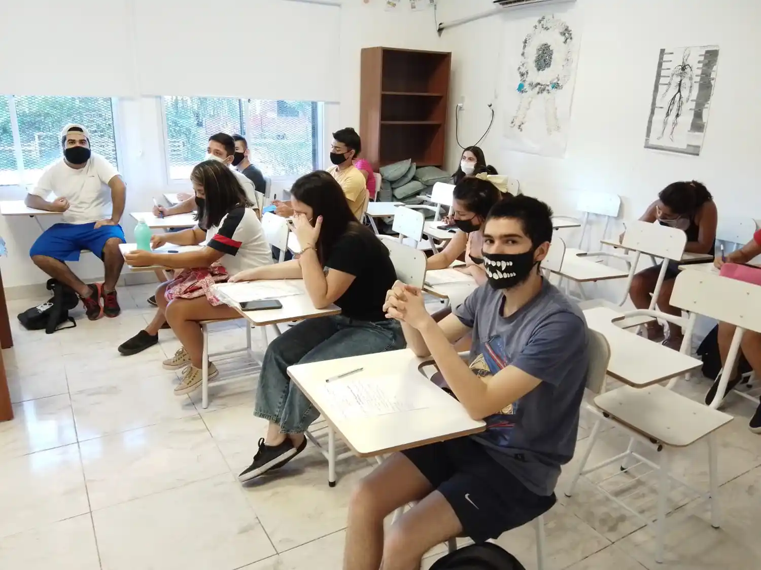 Cursos de introducción al trabajo y empleabilidad e integración social.