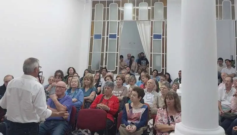 Se realizó una charla sobre distintas corrientes inmigratorias en el Archivo Provincial