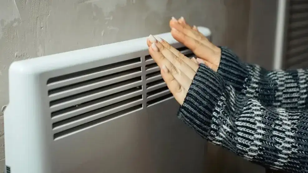 Las bajas temperaturas en la ciudad obligan a la continuidad del uso de calefactores y otros artefactos.