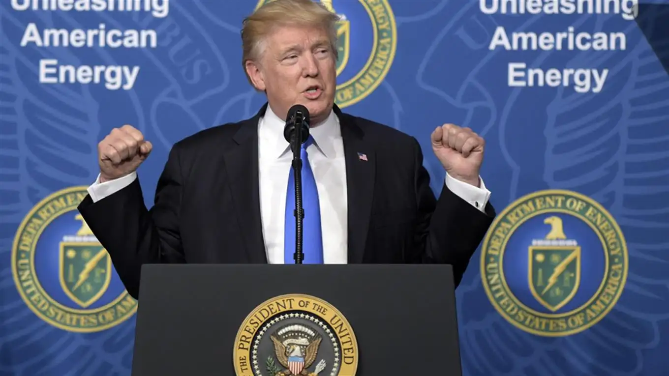 Trump agravia a dos periodistas