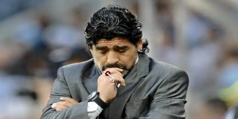 La AGITADA MISIÓN de manejar el dinero de Diego Maradona