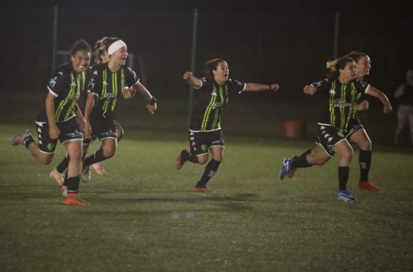 Las “Tiburonas” encaran una nueva temporada en la Primera C