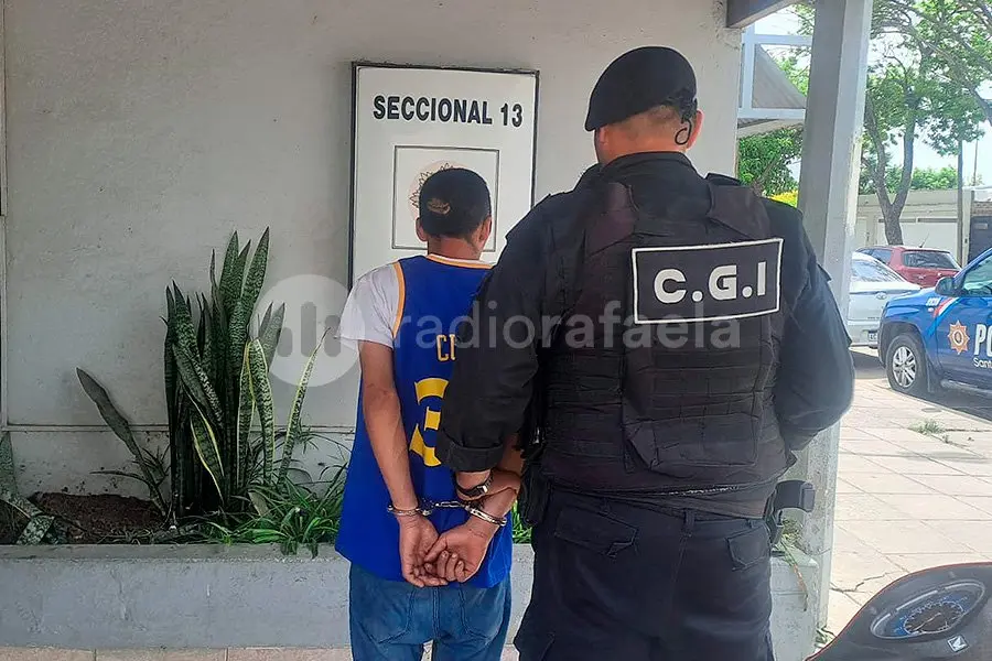 Le robaron una bici, quedó filmado y fue a buscar al ladrón hasta la casa
