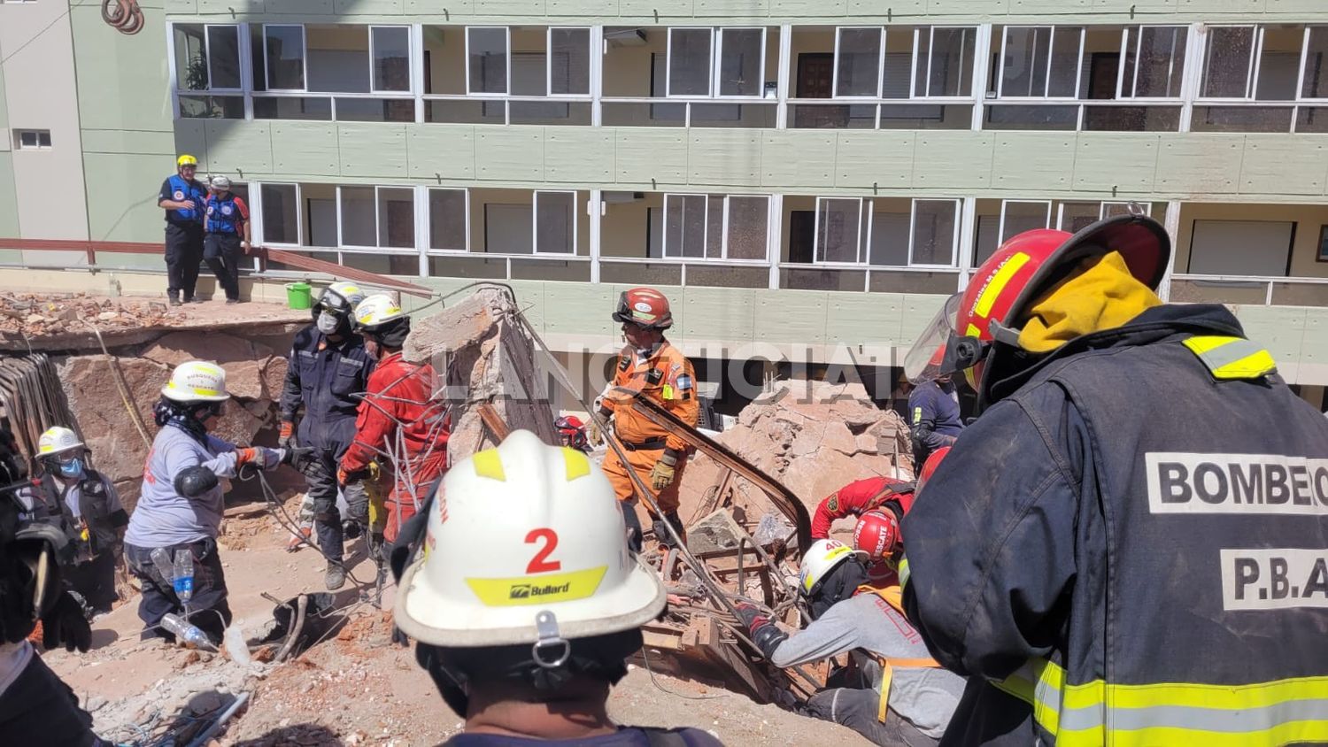 Exclusivo: Así es el dramático operativo de rescate en Villa Gesell para hallar a la última víctima del derrumbe