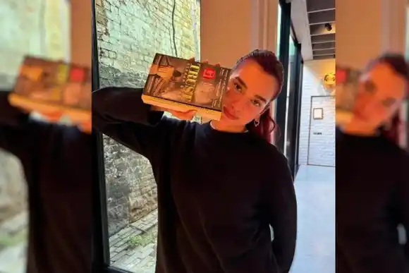 Dua Lipa contó que leyó el libro de un escritor argentino y la “dio vuelta”