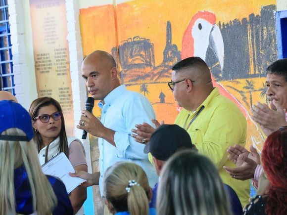 Ministro de Educación ratifica que son 200 días de clases: pide respetar el tiempo escolar