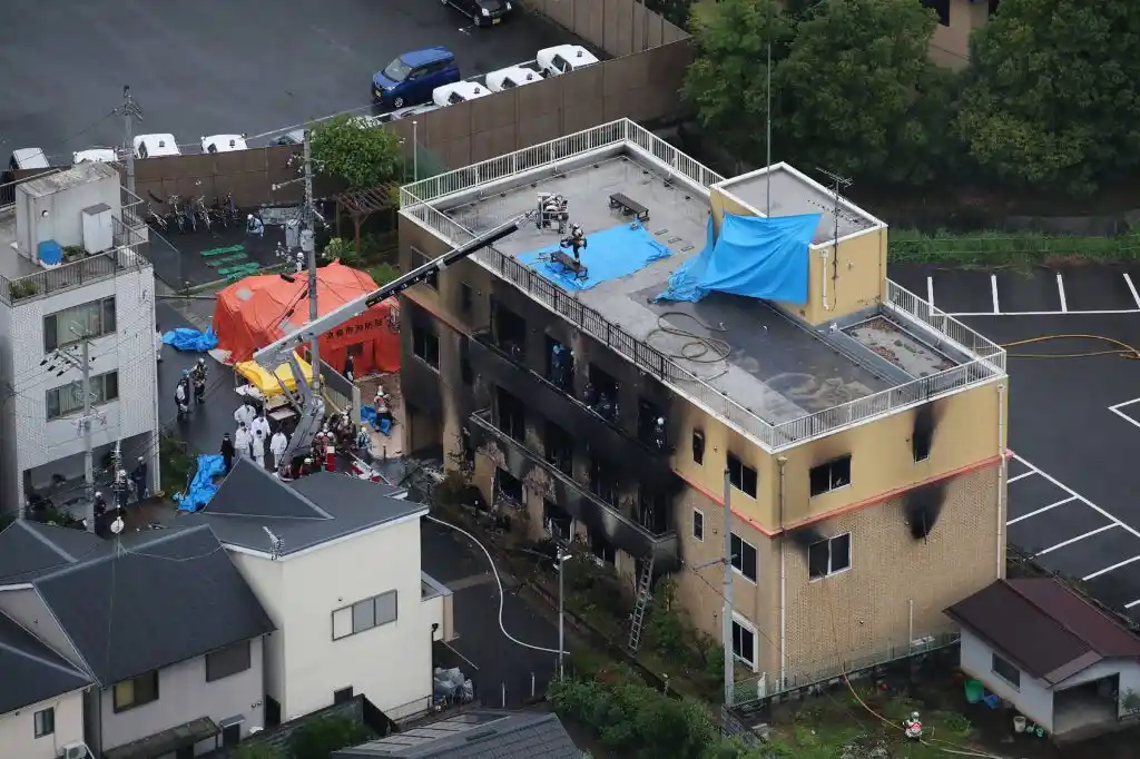 Un incendio intencionado causó por lo menos 33 muertos en un estudio japonés