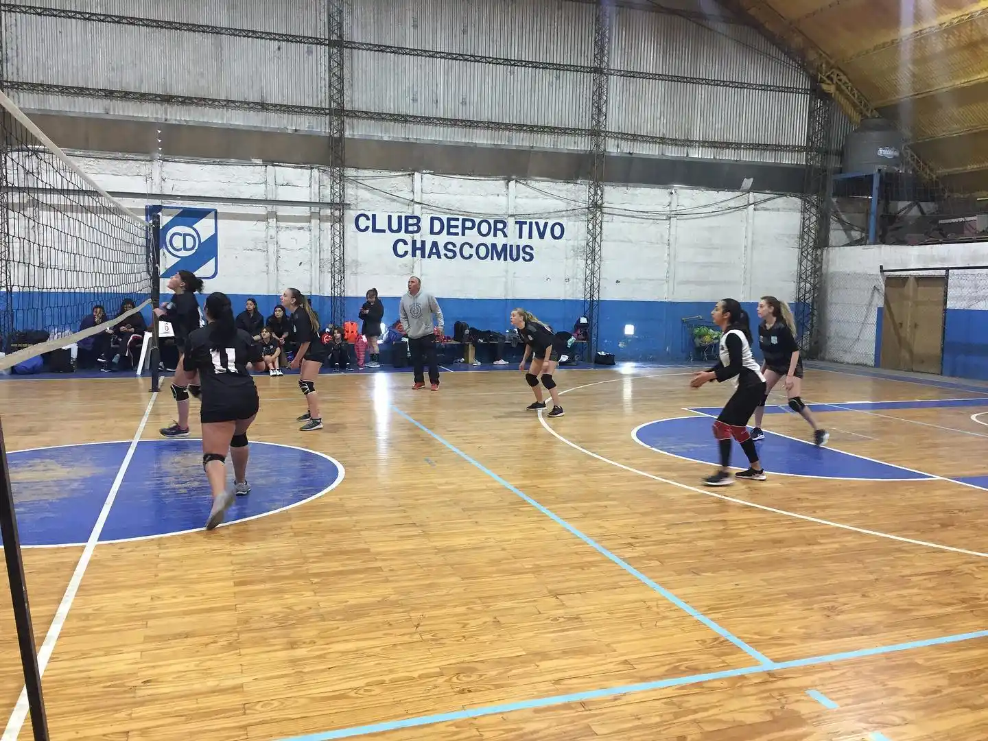 Las chicas del club Deportivo Chascomús recibieron al Deportivo Dolores