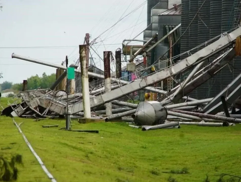 Un tornado causó estragos en el sur de Santa Fe y dejó a la localidad de Bombal sin luz