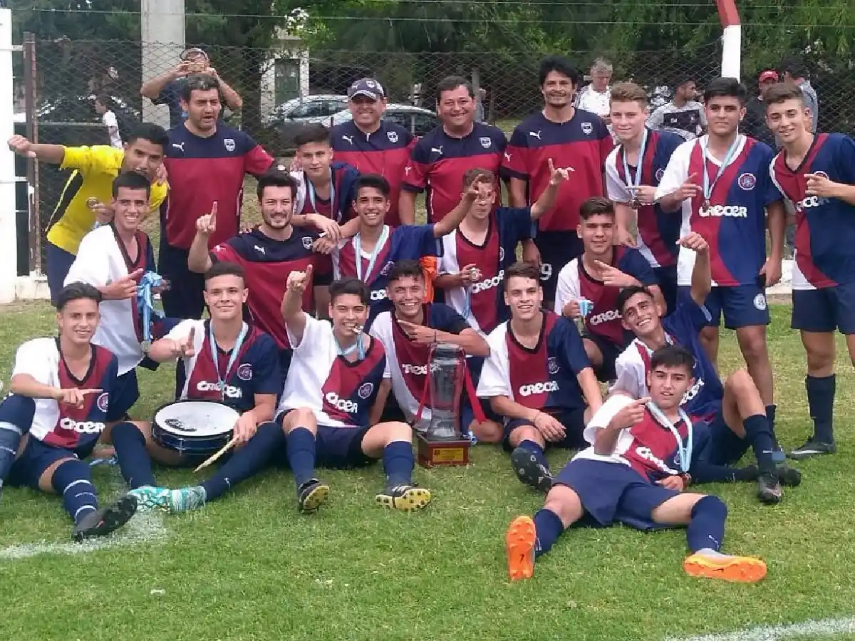 Crecer, un Absoluto campeón